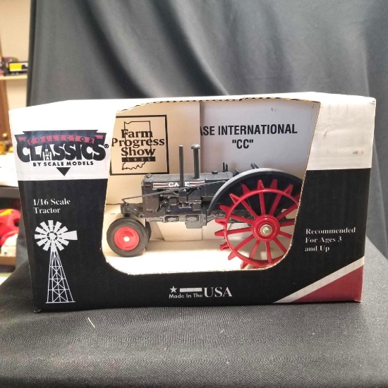 1/16 Scale...Collectors Classic Case CC-NIB