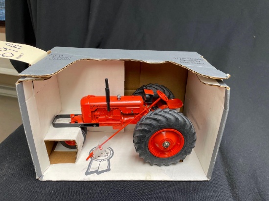 1/16 Scale SpecCast...Pullers Case ...Case DC-3 Tractor-Broken Steering, original box