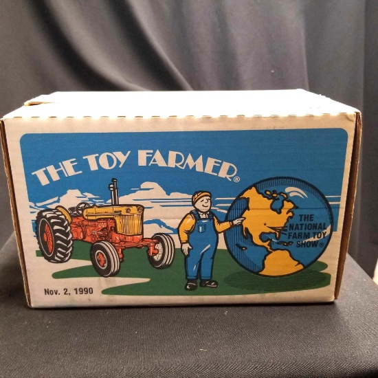 1/16 Scale Case 800 Diesel Tractor in Box