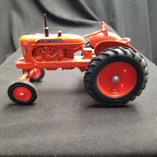 1/16 Scale Ertl Special Edition WD45 Tractor