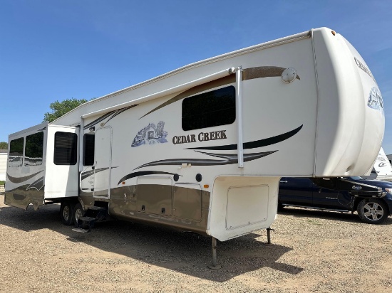 Cedar Creek 5th-Wheel