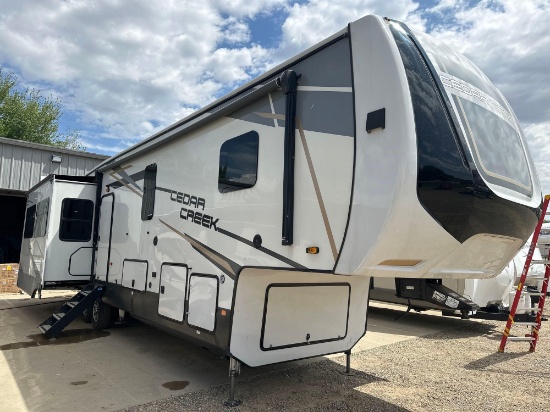 Cedar Creek 5th-Wheel