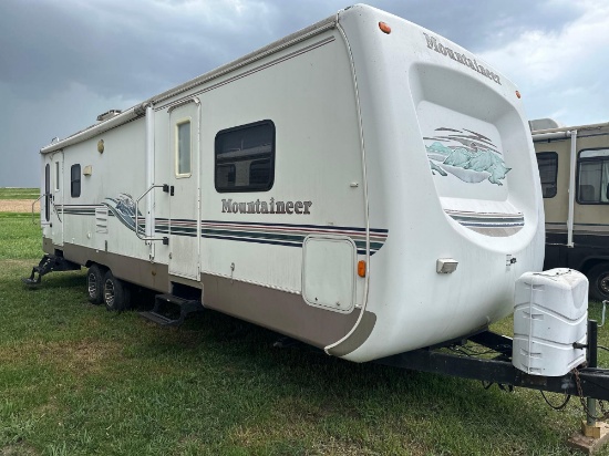 Mountaineer Pull-type Camper