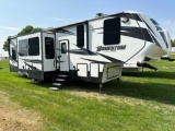 Momentum 5th-Wheel/Toyhauler