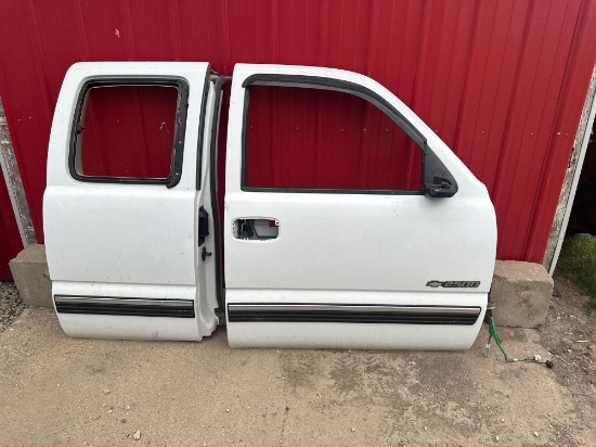 1999 CHEVROLET 2500 PICKUP SIDE DOORS [RH]