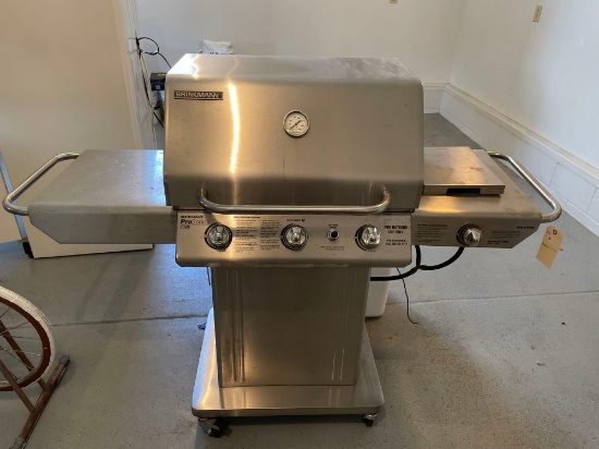 Brinkmann Pro Series 4040 SS Gas Grill with Tank