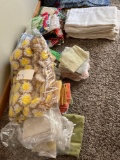 Assortment of Kitchen Towels & Linens
