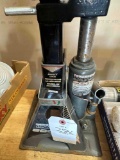 UNI-JACK 3t HYDRAULIC JACK W/ SAFETY STAND