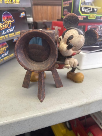 Very Rare Vintage Mickey Mouse picture frame/running camera (cast iron) with glass lens.... EXCELLEN