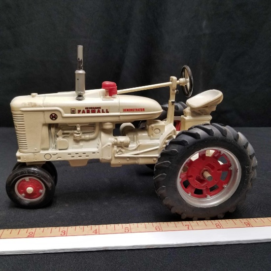 FARMALL "M" TRACTOR DEMONSTRATOR "THE GHOST"