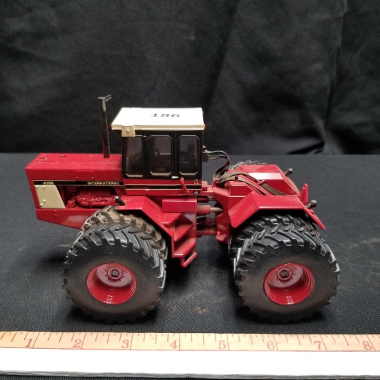1/32nd Scale INTERNATIONAL "4786" 4WD DUALS NFTS 2015