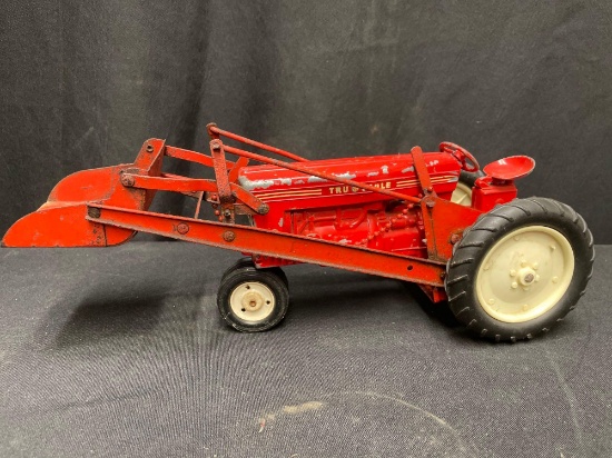 1/16th Scale Tru-Scale Tractor and Loader