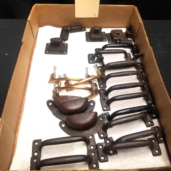 Vintage Drawer Pulls & Latches Online Auctions Proxibid