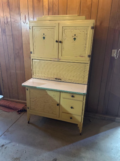 Culinart...(Frankfort, Indiana)......hoosier style kitchen cabinet with flour sifter, 3 condiment ja