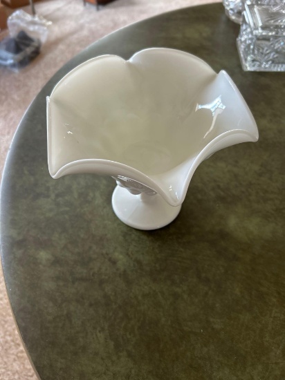 Westmoreland milk glass grape and vine fluted dish....Shipping