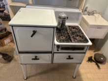 Vintage white enamel cook stove, 4 burners