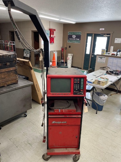 Snap-On Counselor II digital Oscilloscope on Wheels