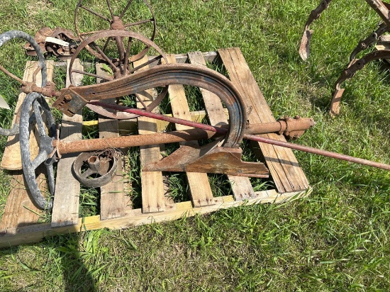WALKING PLOW, SULKY LEAD AXLE w/ WHEELS
