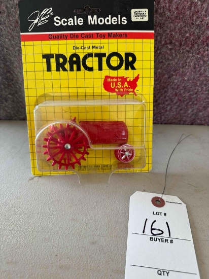 Die cast toy tractor