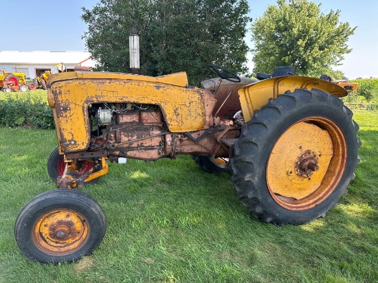 MINNEAPOLILS MOLINE "4 STAR" TRACTOR, GAS WIDE FRONT