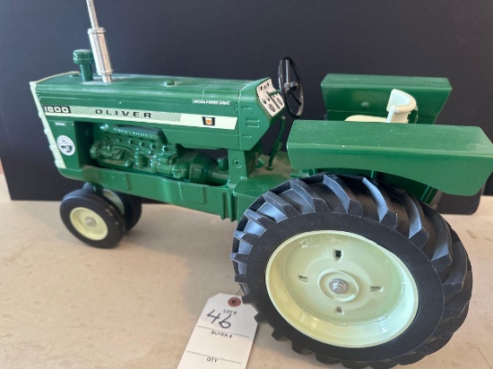 OLIVER "1800" TRACTOR, 1/8th