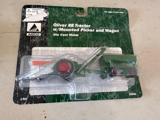 OLIVER "88" TRACTOR/CORN PICKER/WAGON