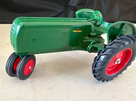 OLIVER "70" TRACTOR, SCALE MODEL
