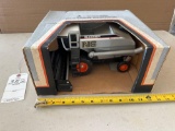 1/24 Gleaner N6 combine
