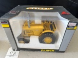1/16 Oliver 880 industrial tractor