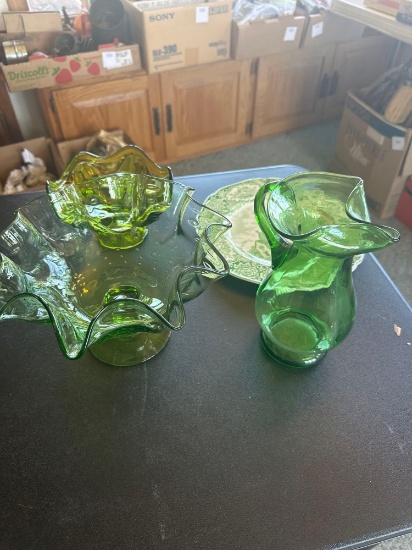 Green glass pedestal bowl vase, green depression wavy pedestal bowl, etc.... Shipping