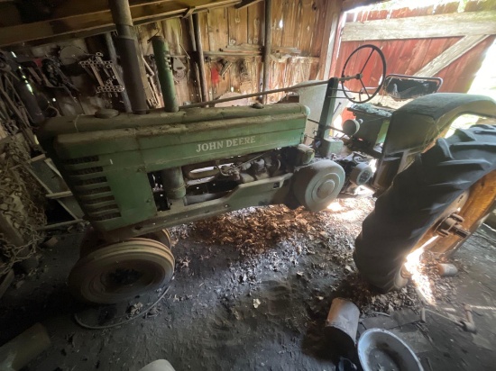 1946 John Deere B Gas Tractor w/NF, 6 spd., Non Runner - Engine not Stuck