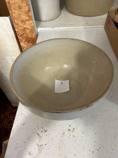 Crock bowl.... Nice......Shipping