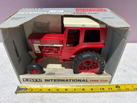1/16 International 1466 toy tractor