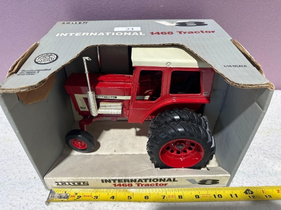1/16 International 1468 toy tractor