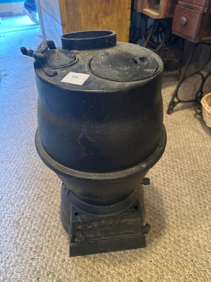 Klondike cast iron stove, Des Moines, Iowa