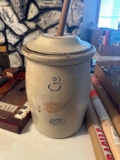 Red Wing 3 gallon crock butter churn with lid and paddle.... Small chip.