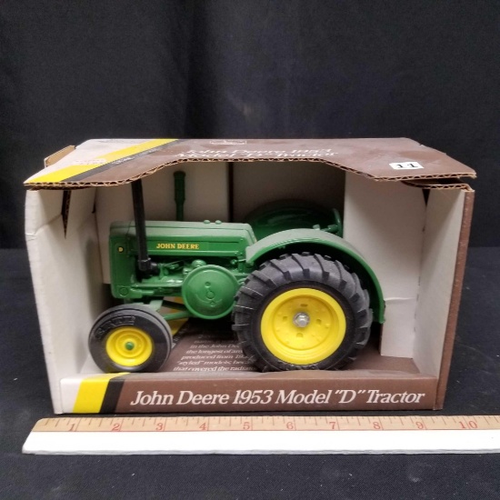 1/16 Scale Ertl JD 1953 Model D Tractor-NIB