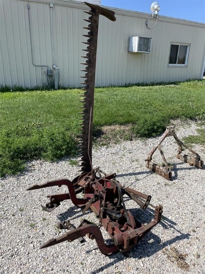 International UF28 Sickle Mower, 7' bar, 2 pt. Fast Hitch, 540 pto Belt drive