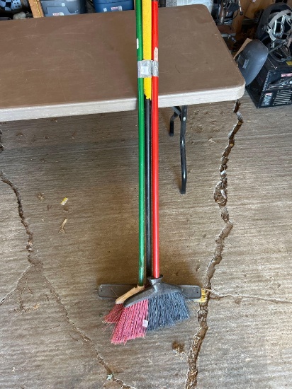 BROOM ASSORTMENT