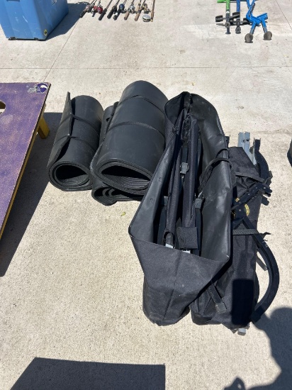Outfitter cot with rubber pad, very little use