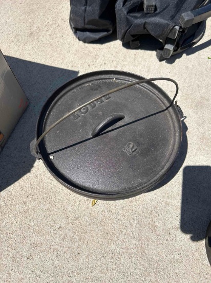 CAST DUTCH OVEN
