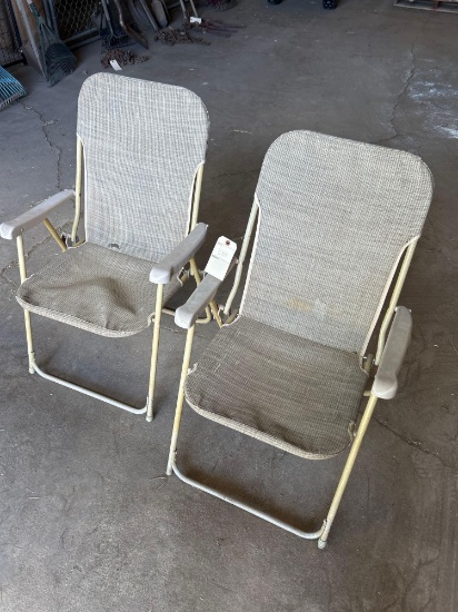 2 folding lawn chairs