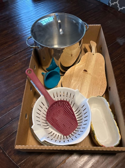 Stainless pot, cutting boards, strainer and spoon