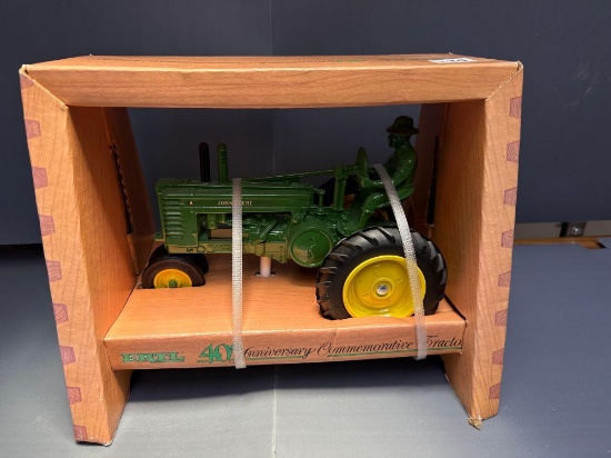 1/16 scale Ertl 40th Anniversary Commemorative JD A Tractor in box
