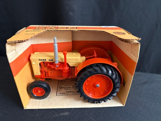 Ertl 1/16th Scale Case 600 Tractor in Box