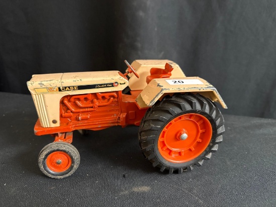 Ertl 1/16th Scale Case 1030 FWA Tractor - broken front axle