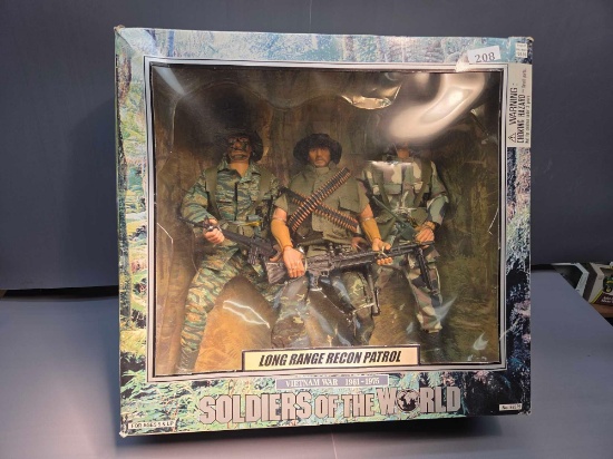 Soldiers of the World Vietnam War Figures-NIB