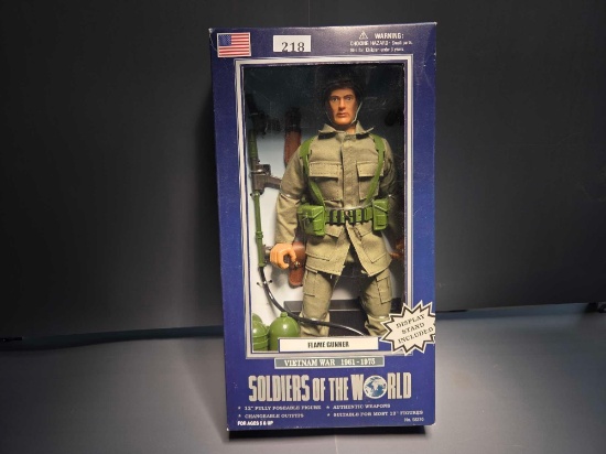 Soldiers of the World Vietnam War Flamed Gunner Action Figures-NIB