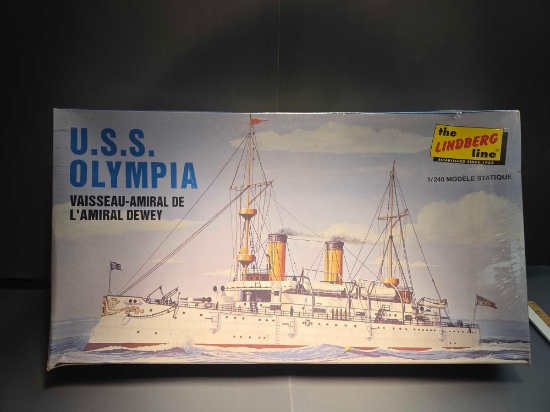 Lindberg Line 1/24 scale U.S.S. Olympia Model Kit