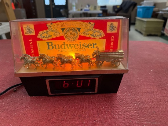 Budweiser Beer Light/Clock - 8''w x 6''t